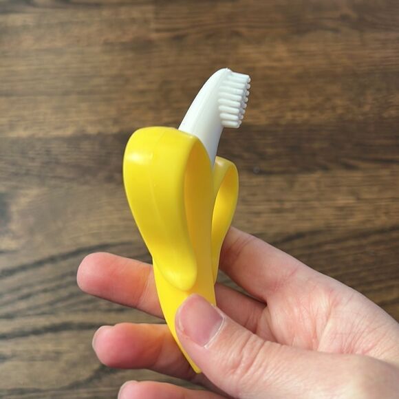 🍭4/$20 Baby Banana Infant Teething Toothbrush - Picture 4 of 5